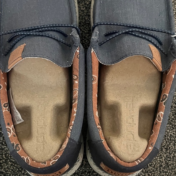 **sold** - Picture 5 of 8